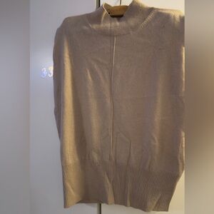 Banana Republic V-Neck Sweater in Cream